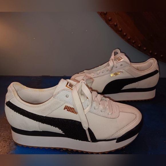 Puma platform sneakers ( new with defect,  small spots ) - Picture 1 of 6